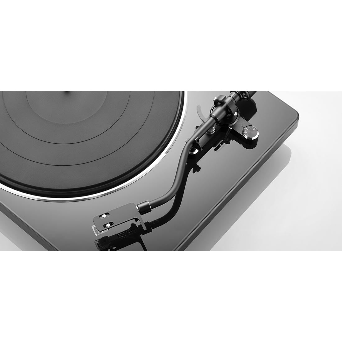 Denon DP-400 premium belt-driven hi-fi turntable