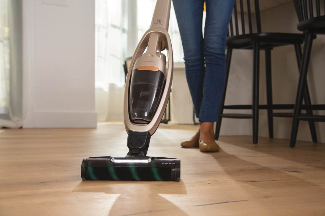 Electrolux EHVS35H2AQ WellQ7 Hard Floor Stick Vacuum – Soft Sand