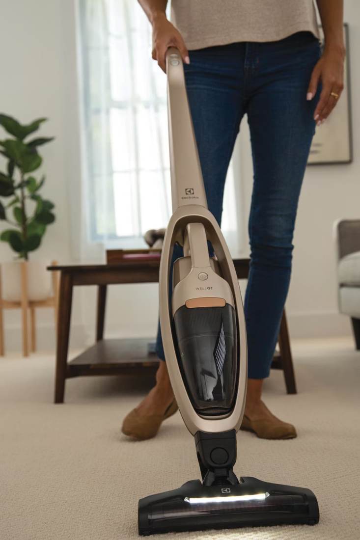 Electrolux EHVS35H2AQ WellQ7 Hard Floor Stick Vacuum – Soft Sand