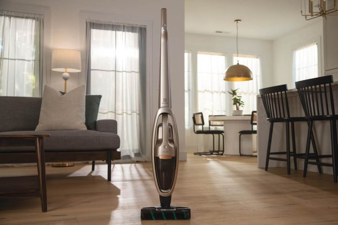 Electrolux EHVS35H2AQ WellQ7 Hard Floor Stick Vacuum – Soft Sand