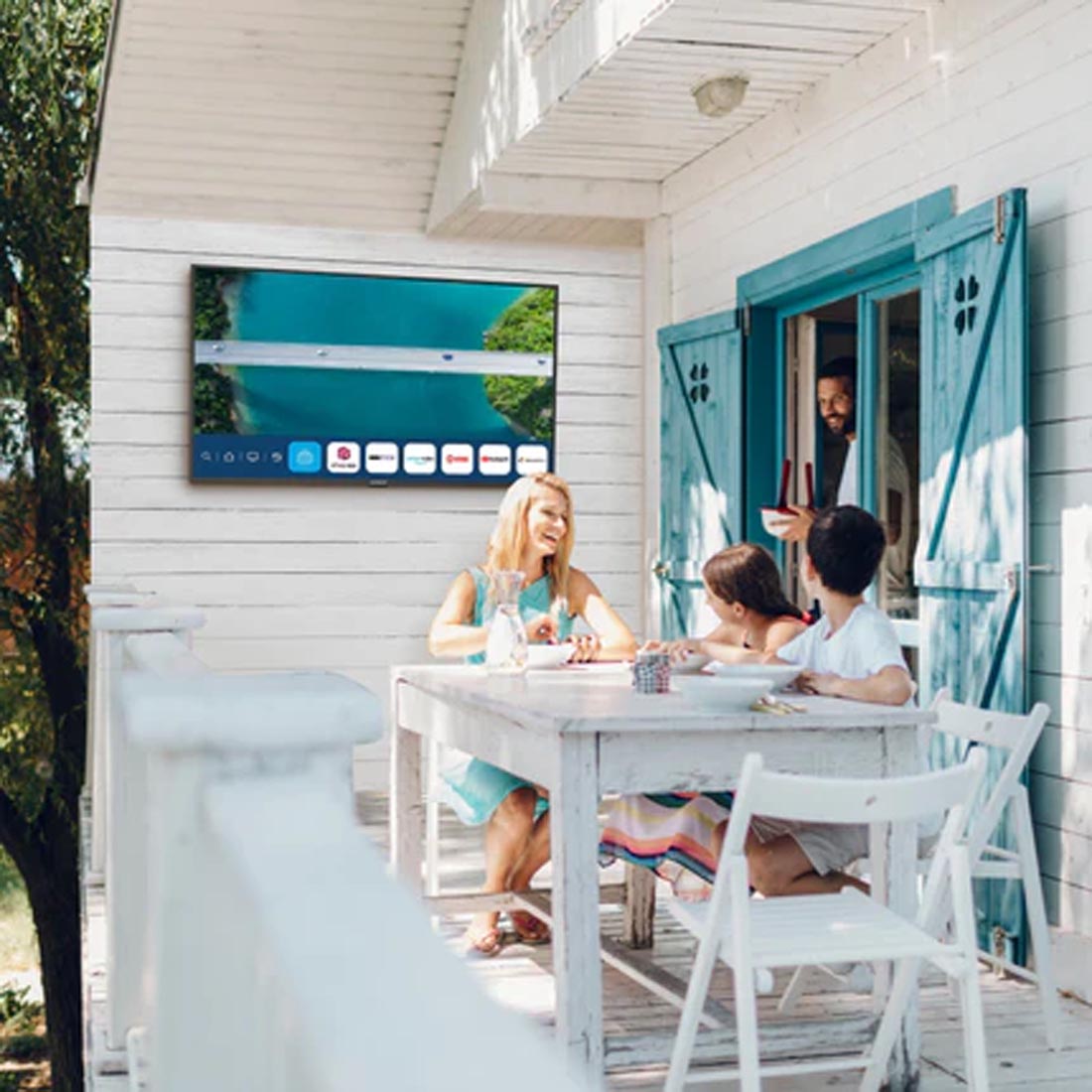 Neptune Partial Sun Lifestyle Image 2