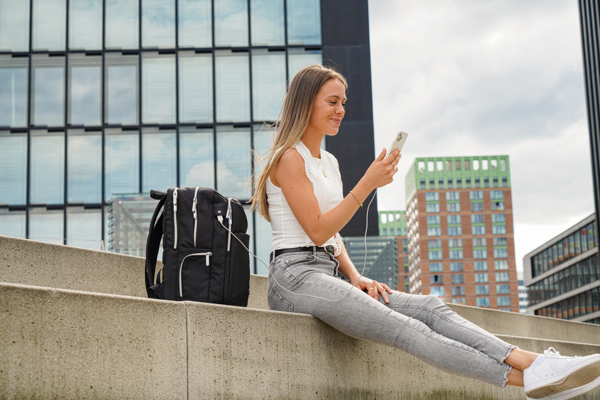 Swissdigital Design SD1006FB KATY ROSE Black Platinum Backpack with SDD Finder