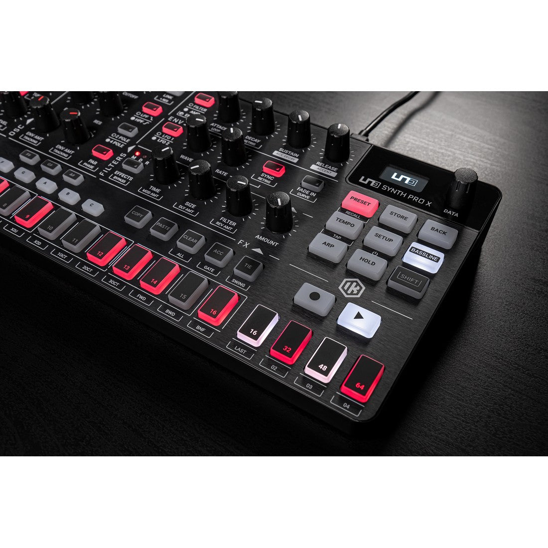 IK Multimedia UNO Synth PRO X Paraphonic Analog Synthesizer (1143262)