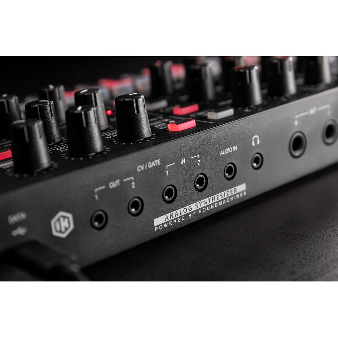 IK Multimedia UNO Synth PRO X Paraphonic Analog Synthesizer (1143262)