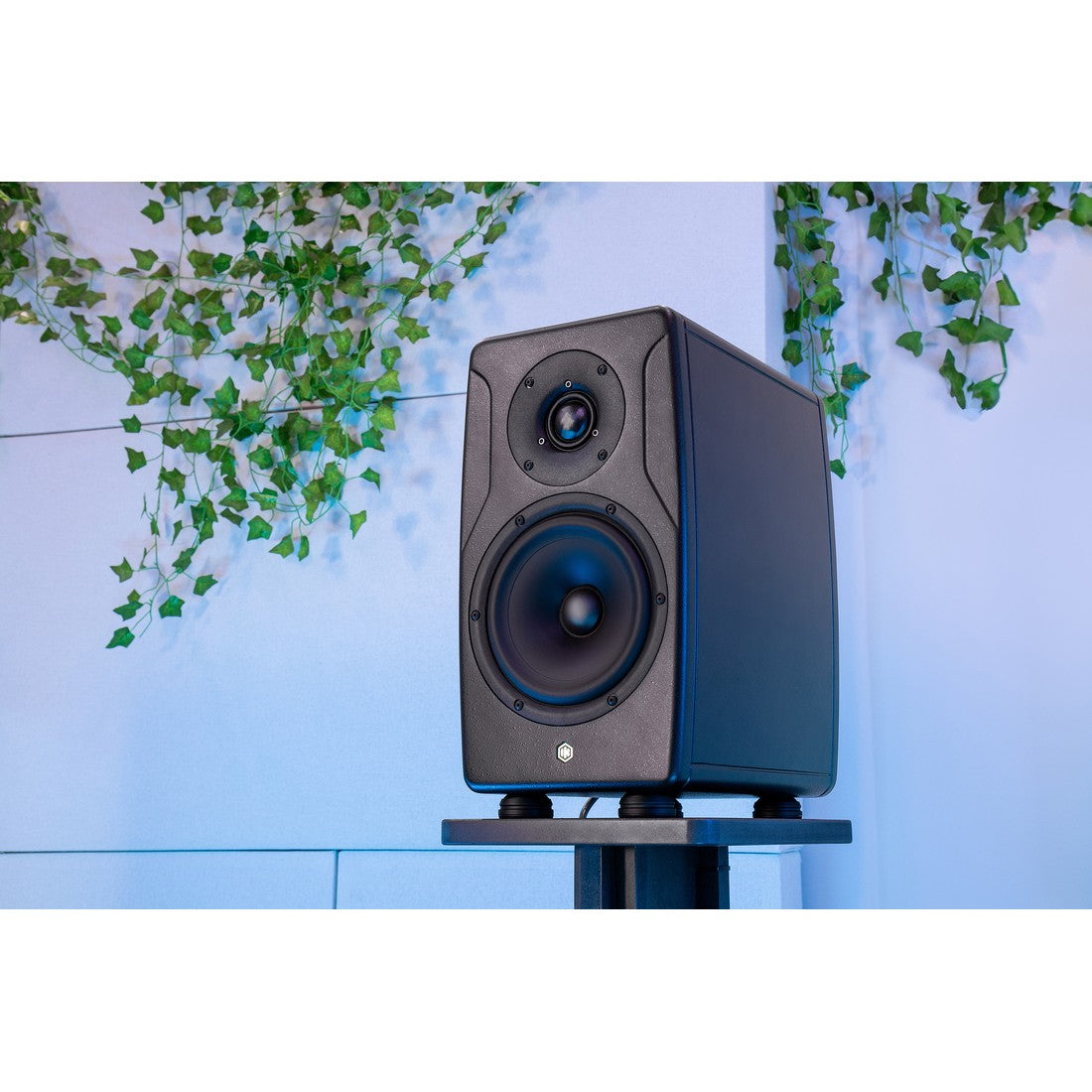 IK Multimedia iLoud Precision MKII Studio Monitor with 6.5" Woofer (11-44265)