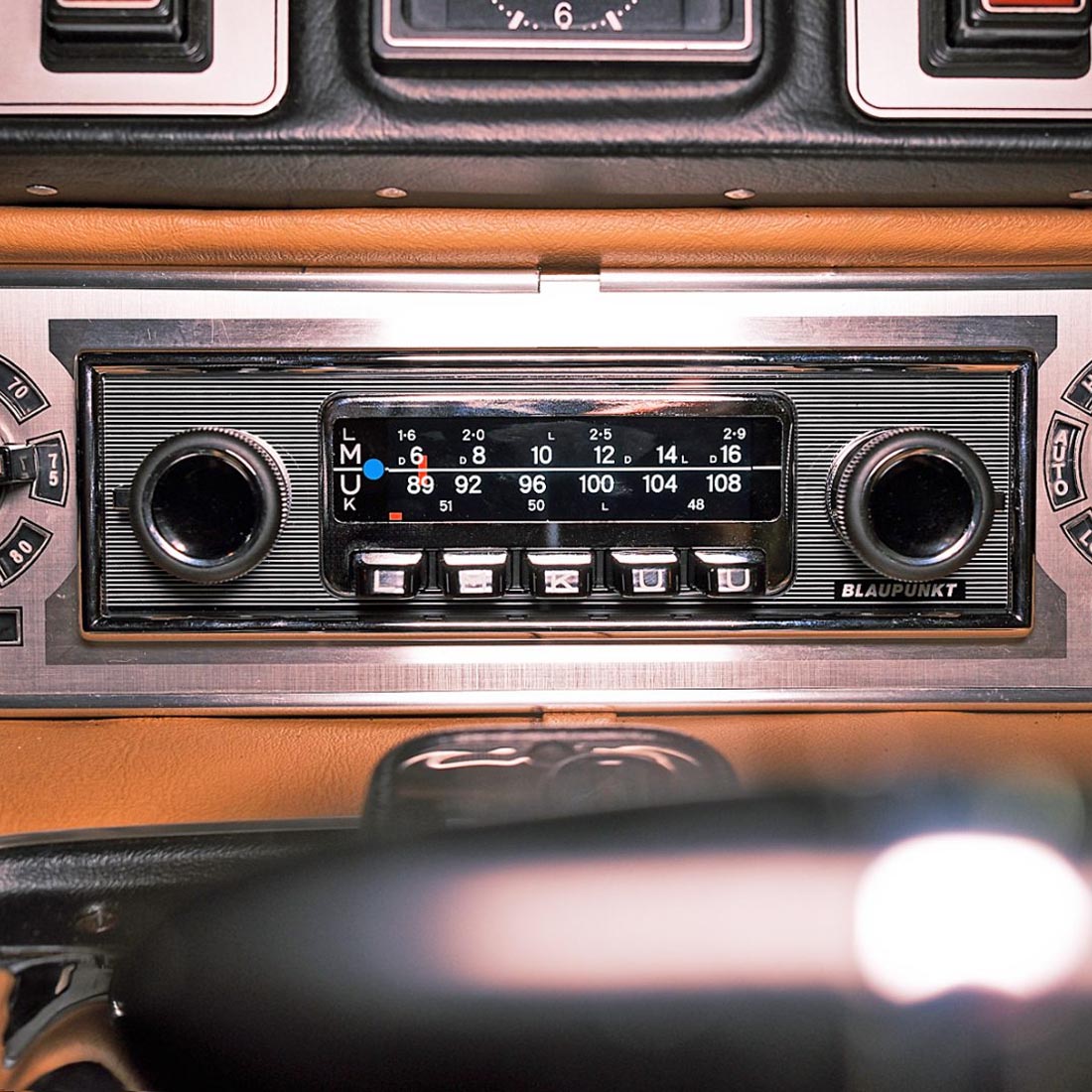 Blaupunkt FRANKFURT Stereo MB Single DIN Mechless Retro Receiver with Bluetooth