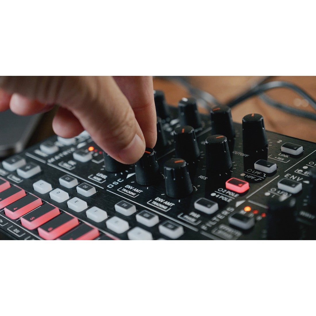 IK Multimedia UNO Synth PRO X Paraphonic Analog Synthesizer (1143262)